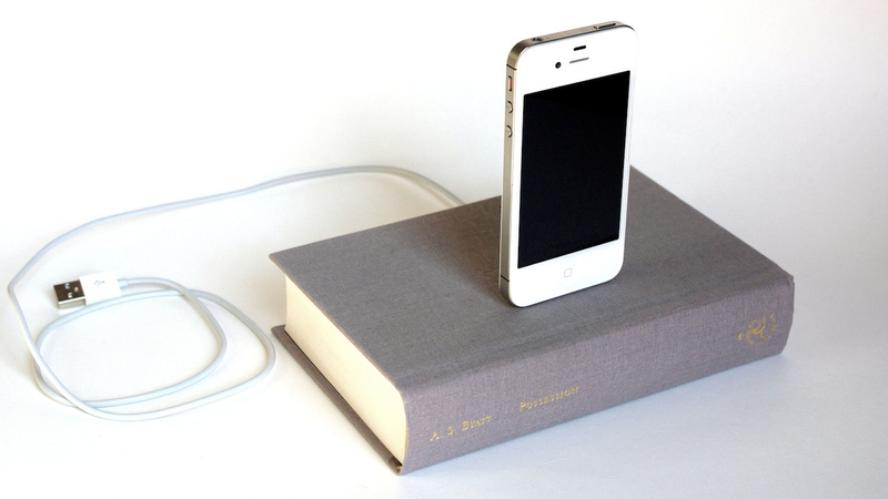 Illustration for article titled Charge Your iPhone With a Book